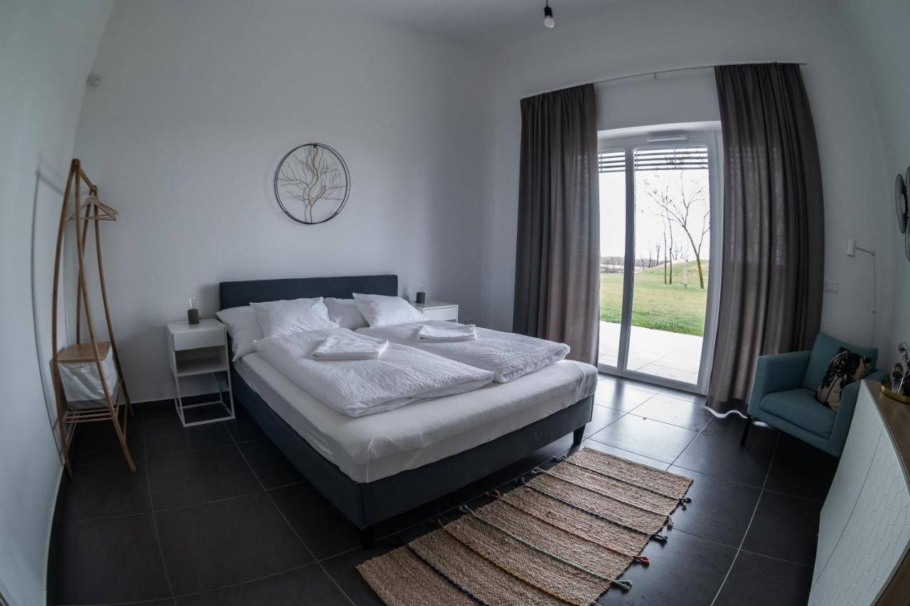 Sun City Vizisport Paradicsom Hódmezővásárhely Buitenkant foto