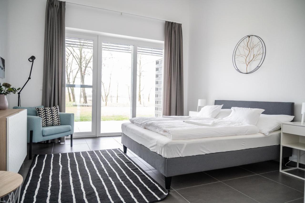 Sun City Vizisport Paradicsom Hódmezővásárhely Buitenkant foto