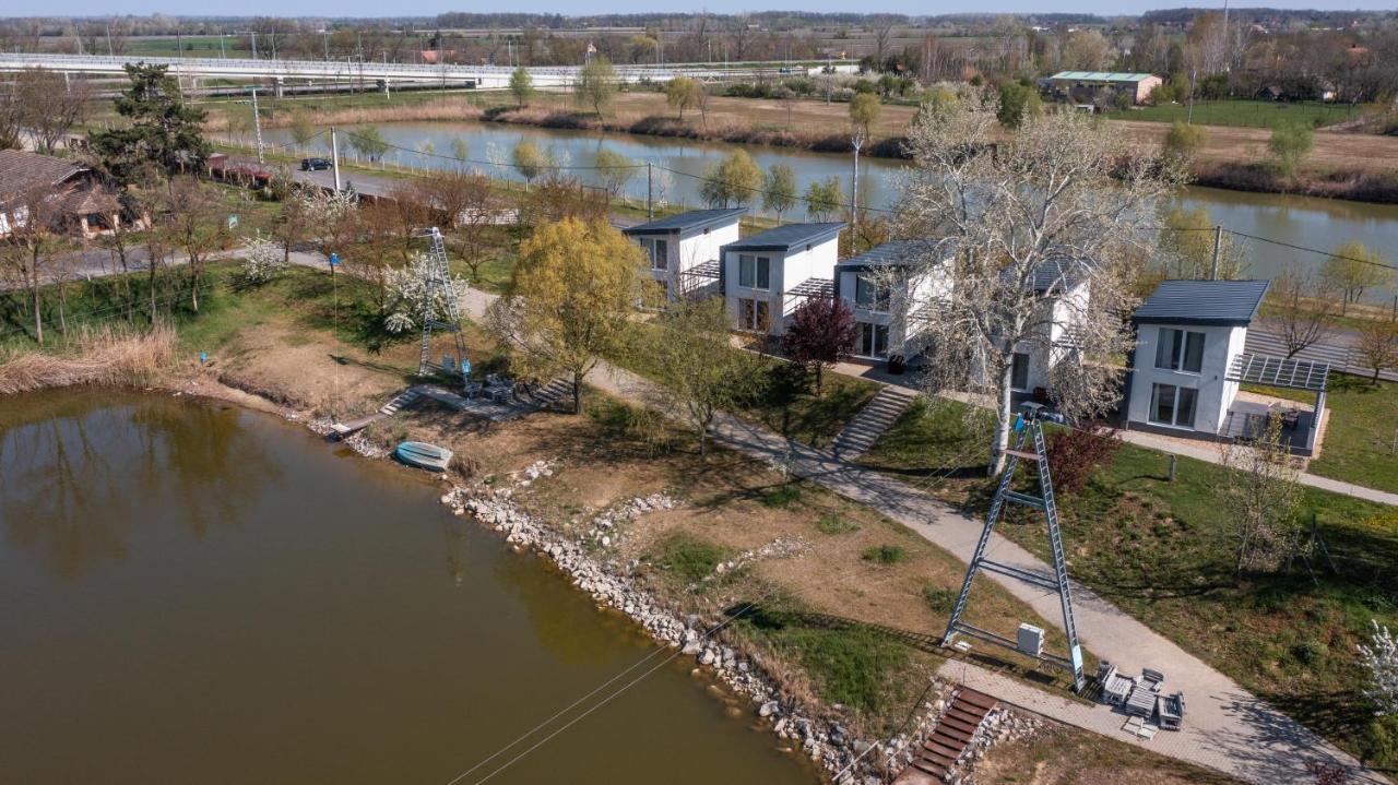 Sun City Vizisport Paradicsom Hódmezővásárhely Buitenkant foto